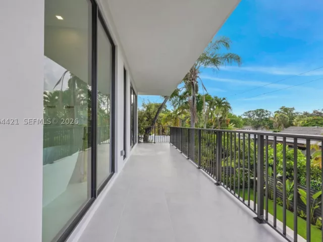 Продажа дома по адресу 5765 SW 47th St - фото 9301831