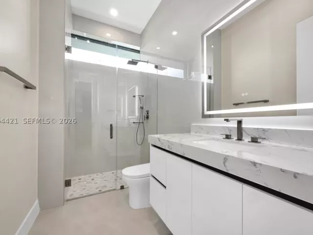 Продажа дома по адресу 5765 SW 47th St - фото 9301833