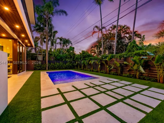 Продажа дома по адресу 5765 SW 47th St - фото 9301840