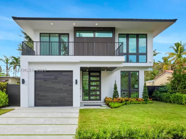 Продажа дома по адресу 5765 SW 47th St - фото 9301845