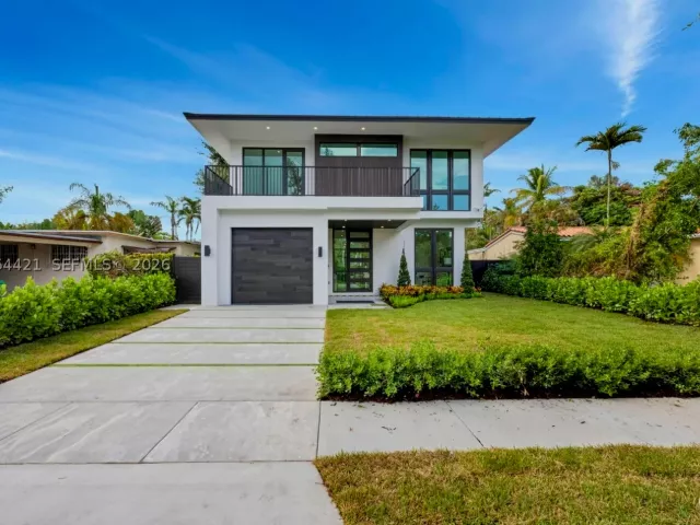 Продажа дома по адресу 5765 SW 47th St - фото 9301847
