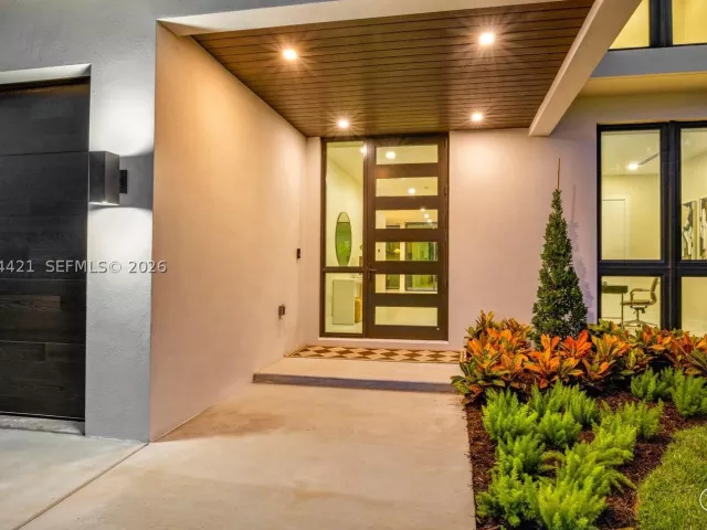 Продажа дома по адресу 5765 SW 47th St - фото 9301806
