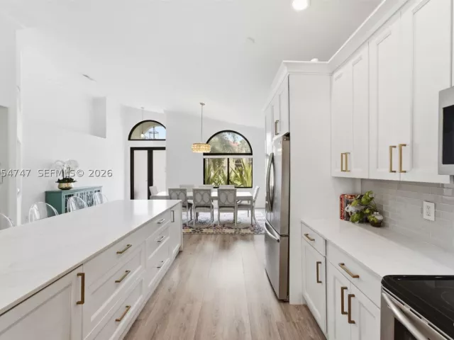Продажа дома по адресу 15645 SW 16th Ct - фото 8947301