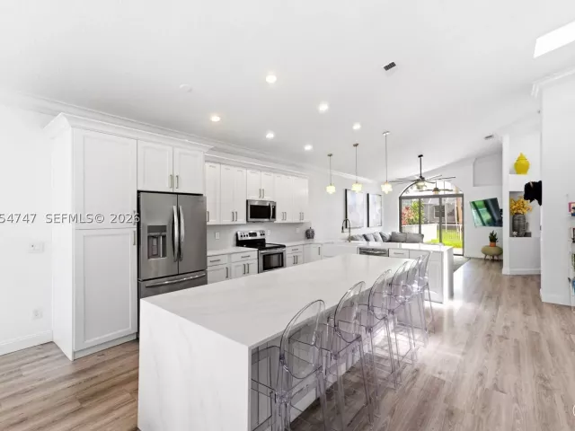 Продажа дома по адресу 15645 SW 16th Ct - фото 8947304