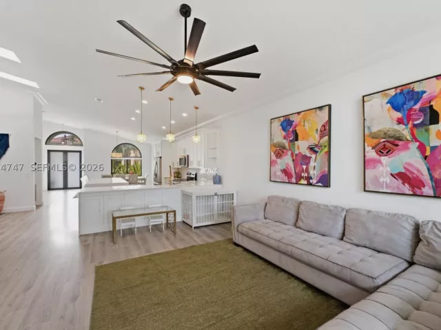 Продажа дома по адресу 15645 SW 16th Ct - фото 8947309