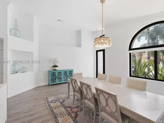 Продажа дома по адресу 15645 SW 16th Ct - фото 8947294