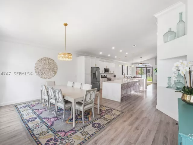 Продажа дома по адресу 15645 SW 16th Ct - фото 8947296