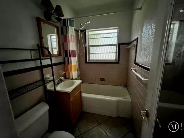 Продажа дома по адресу 1732 NE 15TH Avenue - фото 8925633
