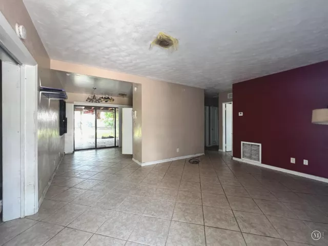 Продажа дома по адресу 1732 NE 15TH Avenue - фото 8925624