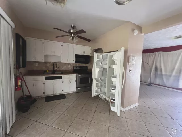 Продажа дома по адресу 1732 NE 15TH Avenue - фото 8925628