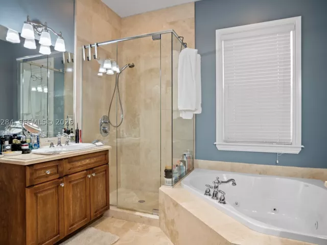 Продажа дома по адресу 1327 SW 21st Ct - фото 8903378