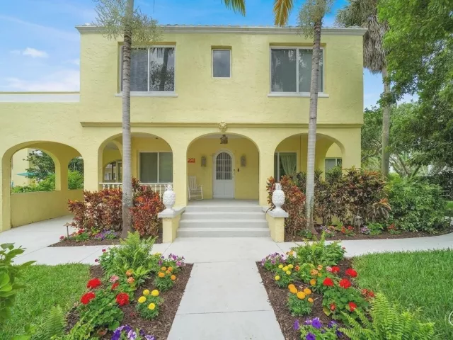 Продажа дома по адресу 1201 N Swinton Avenue - фото 8905562