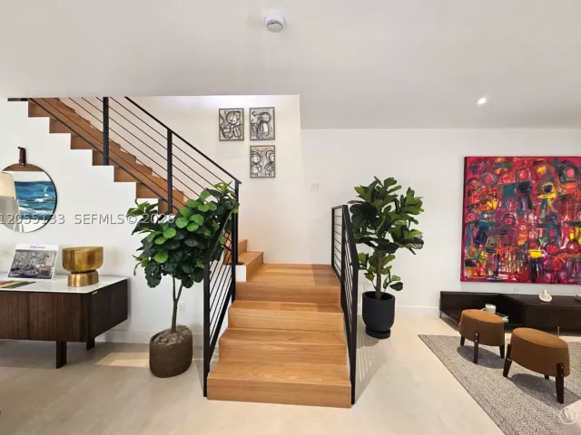 Продажа дома по адресу 2927 SW 36th Ave - фото 8916208