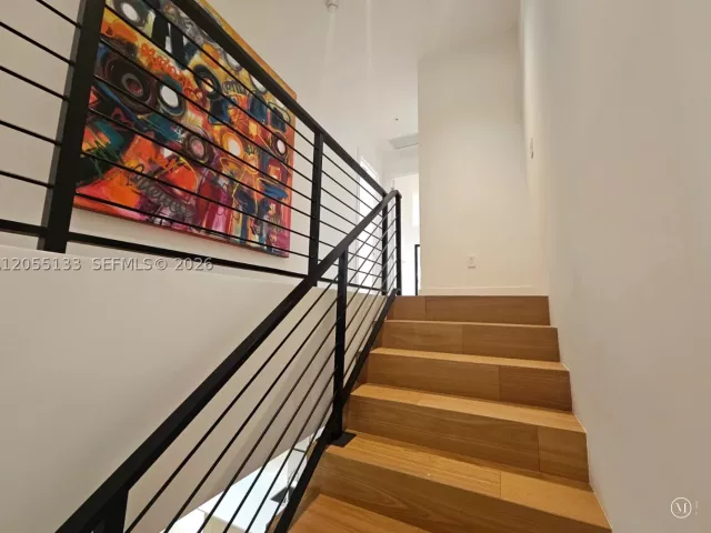 Продажа дома по адресу 2927 SW 36th Ave - фото 8916210