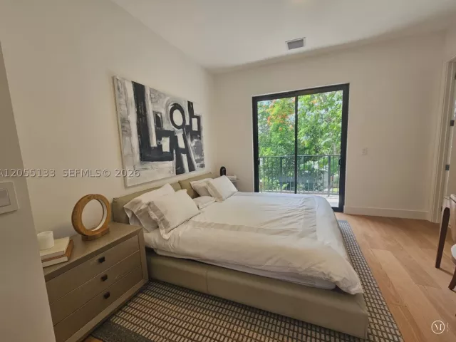 Продажа дома по адресу 2927 SW 36th Ave - фото 8916215