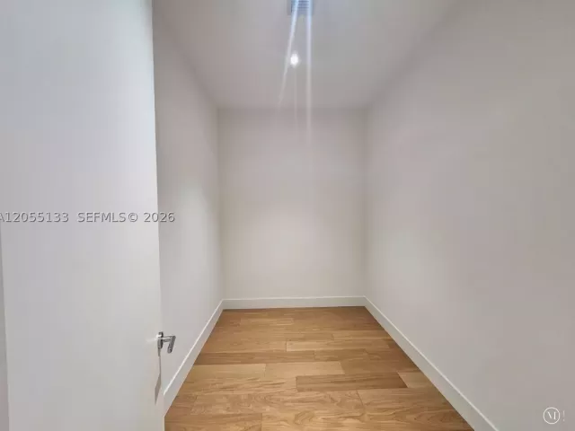 Продажа дома по адресу 2927 SW 36th Ave - фото 8916216