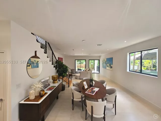 Продажа дома по адресу 2927 SW 36th Ave - фото 8916203