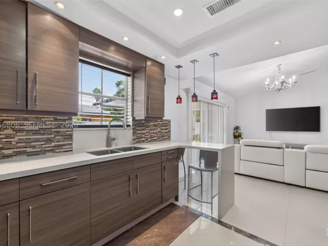 Продажа дома по адресу 10704 SW 167th St - фото 8928683