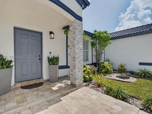Продажа дома по адресу 10704 SW 167th St - фото 8928675
