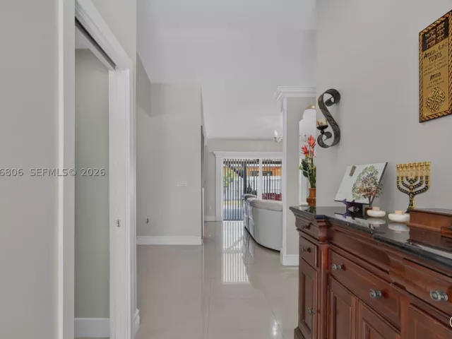 Продажа дома по адресу 10704 SW 167th St - фото 8928676