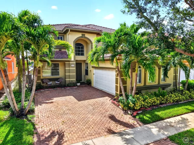 Продажа дома по адресу 809 Triana Street - фото 8909643