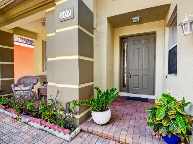 Продажа дома по адресу 809 Triana Street - фото 8909645
