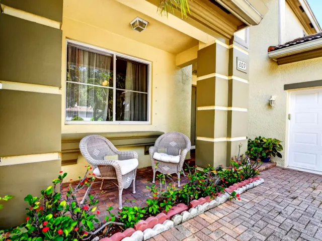 Продажа дома по адресу 809 Triana Street - фото 8909646
