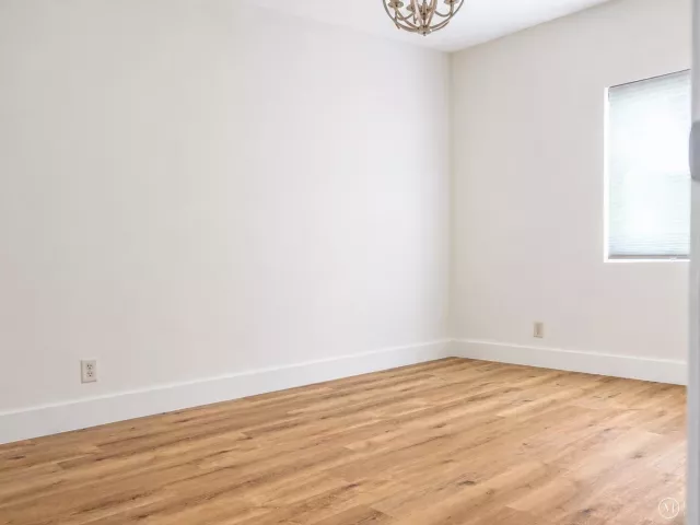 Продажа дома по адресу 819 NE 2ND Court - фото 8904063