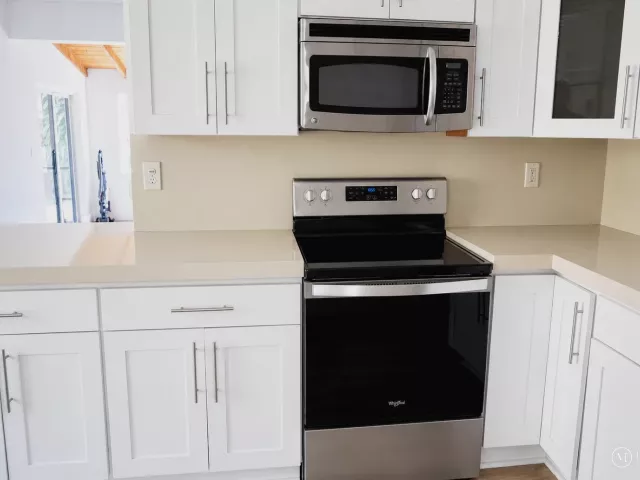 Продажа дома по адресу 819 NE 2ND Court - фото 8904050