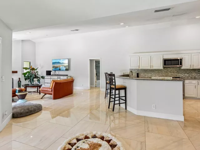 Продажа дома по адресу 3090 Equestrian Drive - фото 9310849