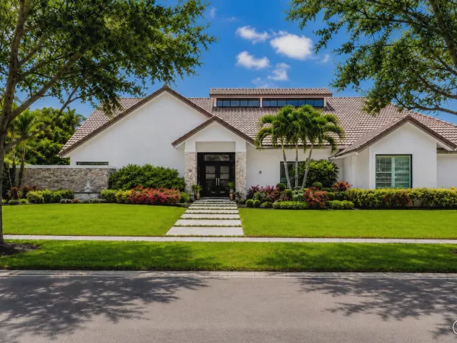 Продажа дома по адресу 3090 Equestrian Drive - фото 9310840
