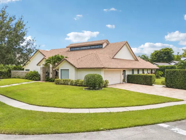 Продажа дома по адресу 3090 Equestrian Drive - фото 9310841