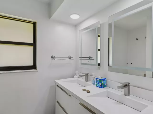 Продажа дома по адресу 3090 Equestrian Drive - фото 9310870
