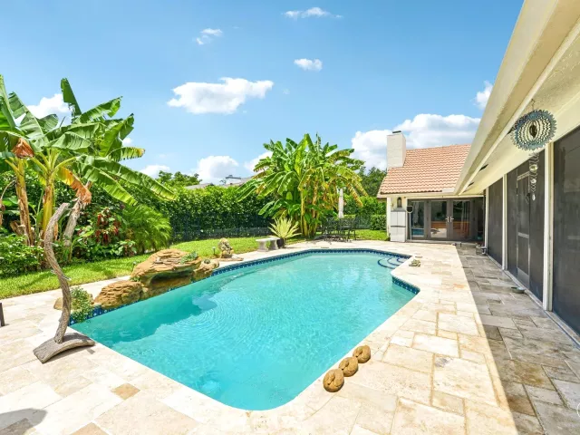 Продажа дома по адресу 3090 Equestrian Drive - фото 9310878