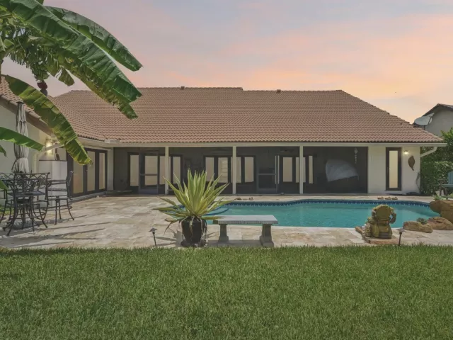 Продажа дома по адресу 3090 Equestrian Drive - фото 9310880