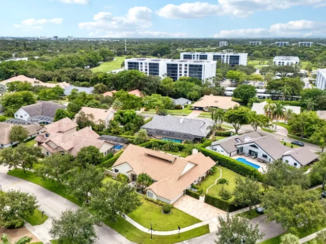 Продажа дома по адресу 3090 Equestrian Drive - фото 9310881