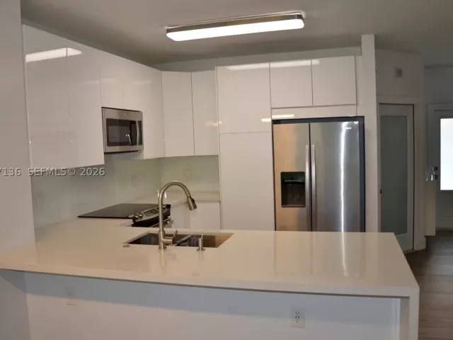 Продажа дома по адресу 351 SW 121st Ave - фото 8910293