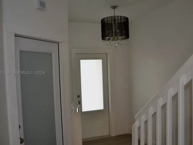 Продажа дома по адресу 351 SW 121st Ave - фото 8910294