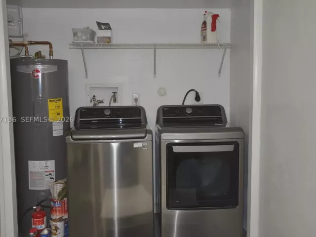 Продажа дома по адресу 351 SW 121st Ave - фото 8910295