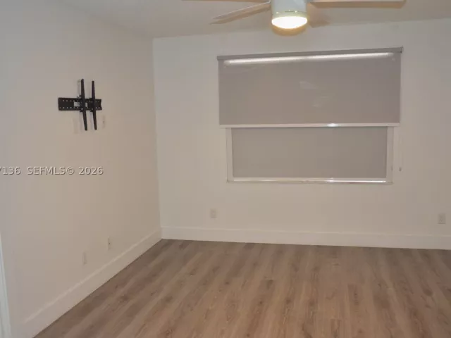 Продажа дома по адресу 351 SW 121st Ave - фото 8910302