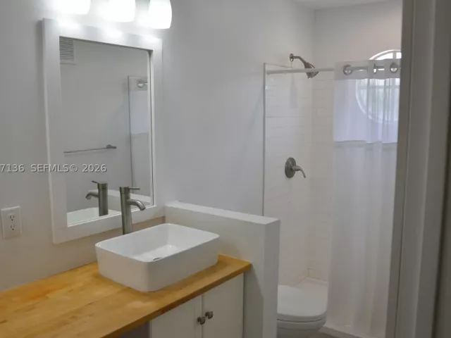 Продажа дома по адресу 351 SW 121st Ave - фото 8910289