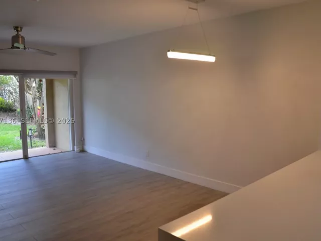 Продажа дома по адресу 351 SW 121st Ave - фото 8910290