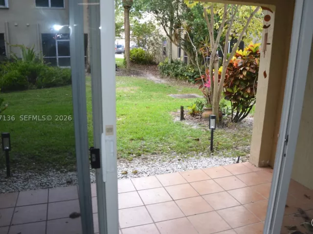 Продажа дома по адресу 351 SW 121st Ave - фото 8910291