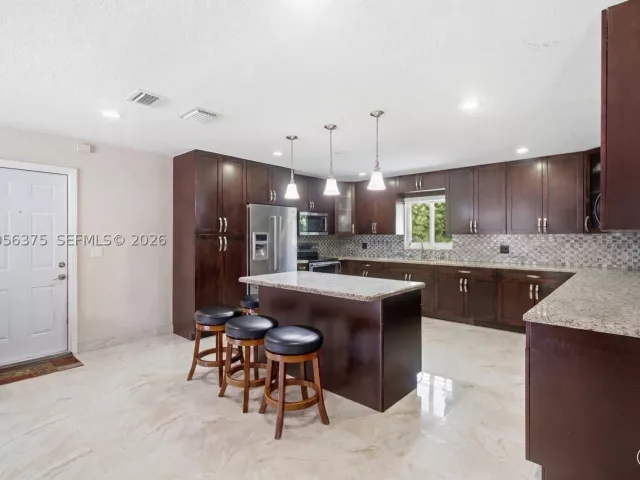 Продажа дома по адресу 19501 SW 236th St - фото 8922199
