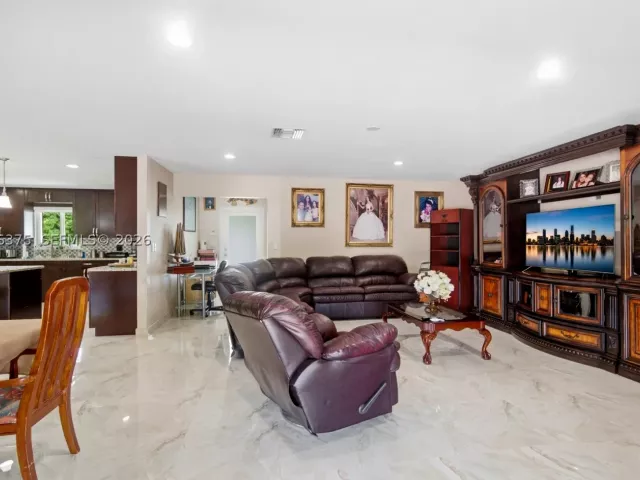 Продажа дома по адресу 19501 SW 236th St - фото 8922202
