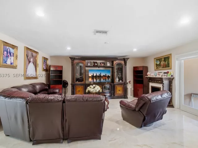 Продажа дома по адресу 19501 SW 236th St - фото 8922194