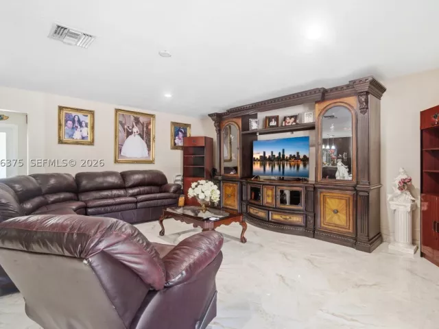 Продажа дома по адресу 19501 SW 236th St - фото 8922195