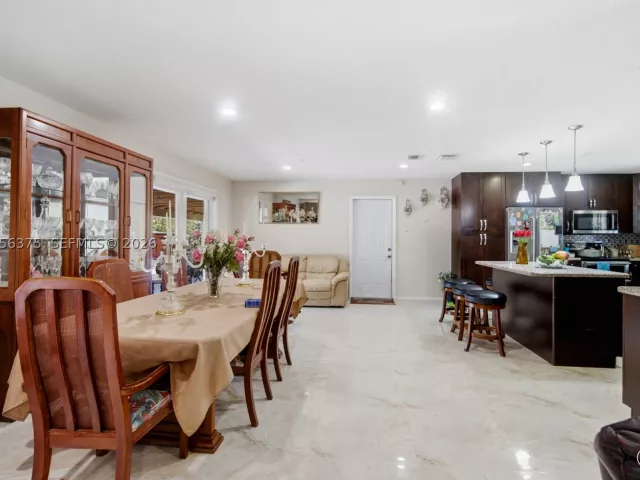 Продажа дома по адресу 19501 SW 236th St - фото 8922196