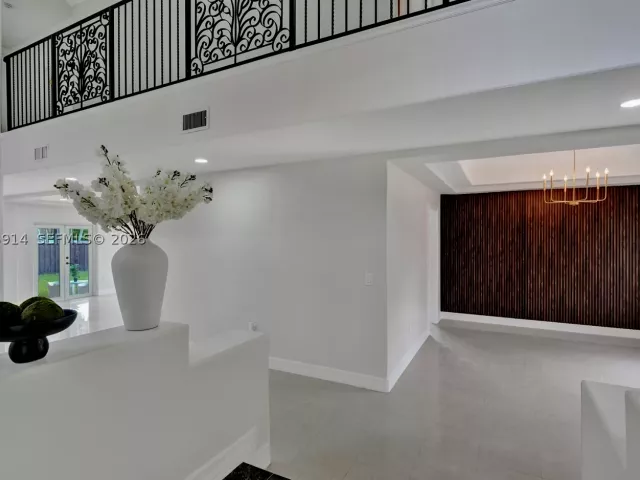 Продажа дома по адресу 4665 SW 159th Ct - фото 9196428