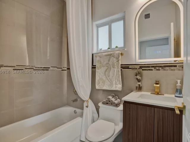 Продажа дома по адресу 4665 SW 159th Ct - фото 9196475